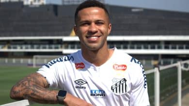 Apoiado por Neymar, Serginho &eacute; apresentado no Santos e aguarda conversa com Carille