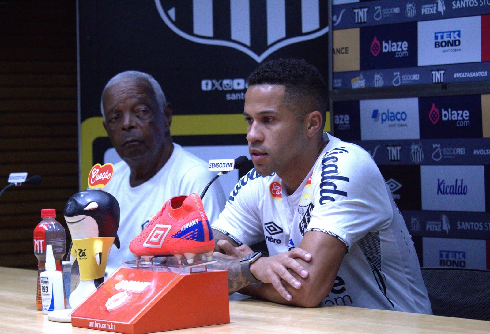 Serginho ao lado de Lima