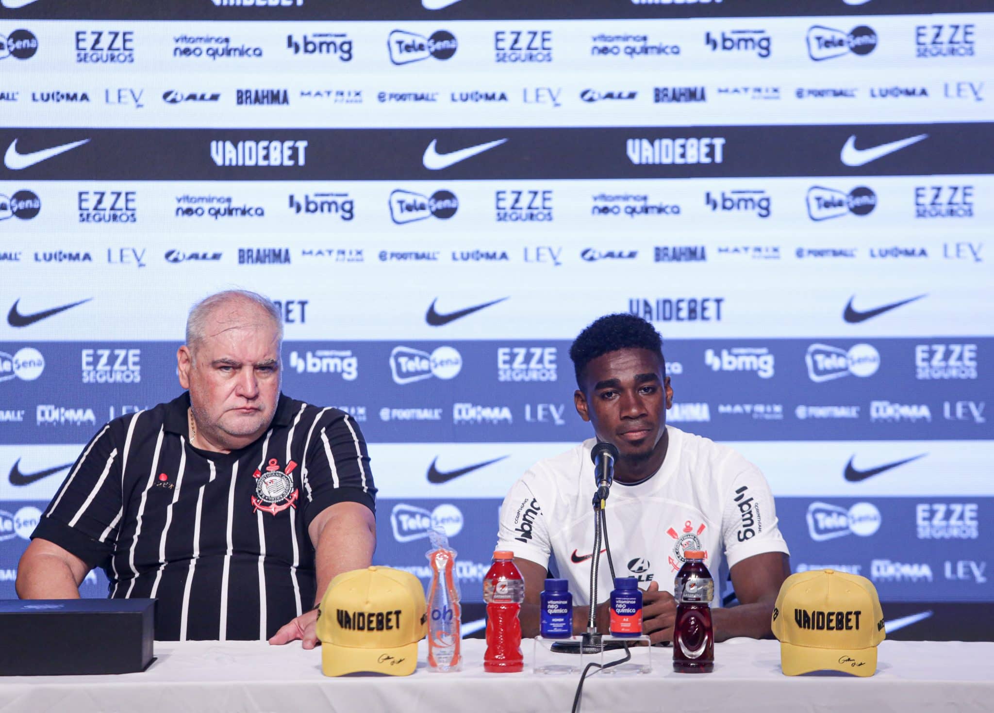 Tr&eacute;plica de Rub&atilde;o &eacute; o retrato da guerra declarada entre mandachuvas do Corinthians