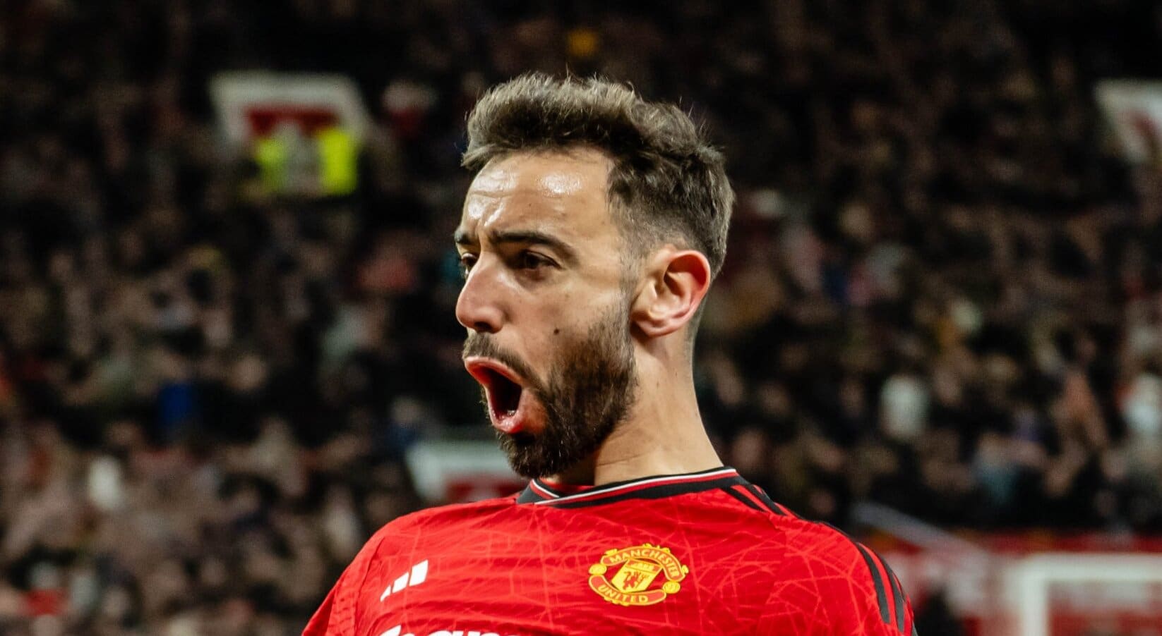 Bruno Fernandes impede Manchester United de perder pontos em casa para o lanterna
