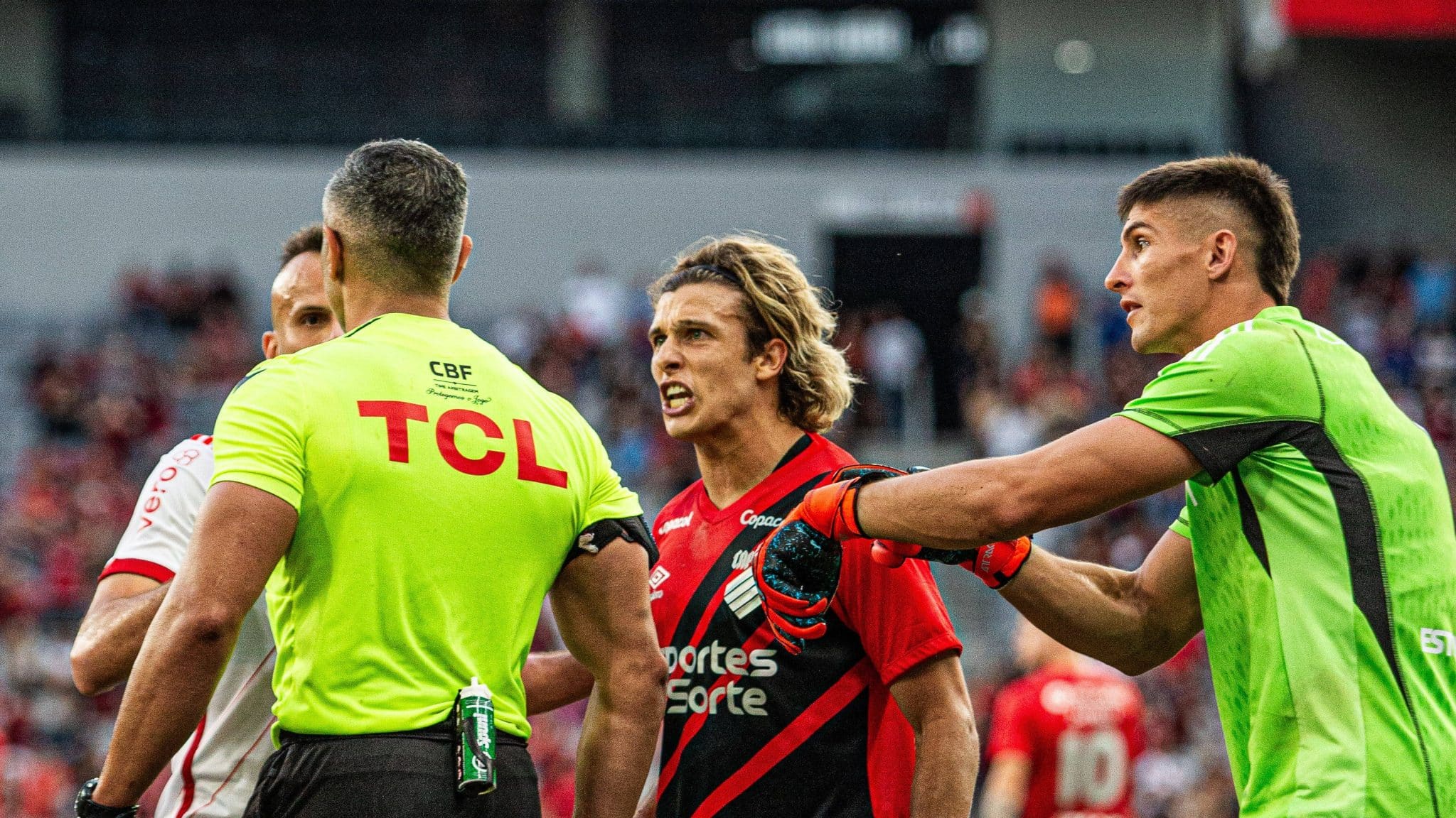 Canobbio em a&ccedil;&atilde;o pelo Athletico-PR