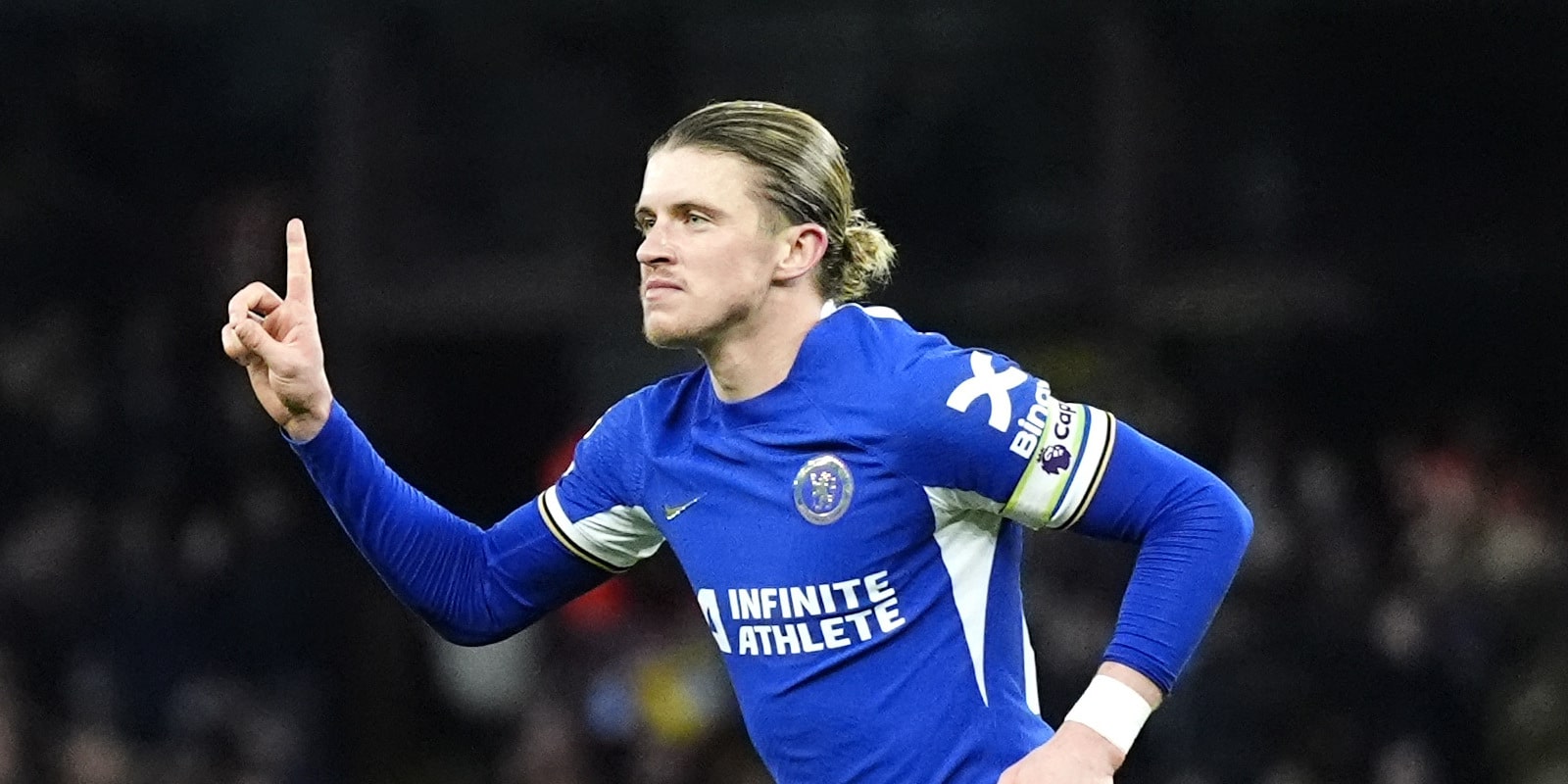 Chelsea busca improv&aacute;vel empate com o Villa e d&aacute; resposta ap&oacute;s vexame no cl&aacute;ssico