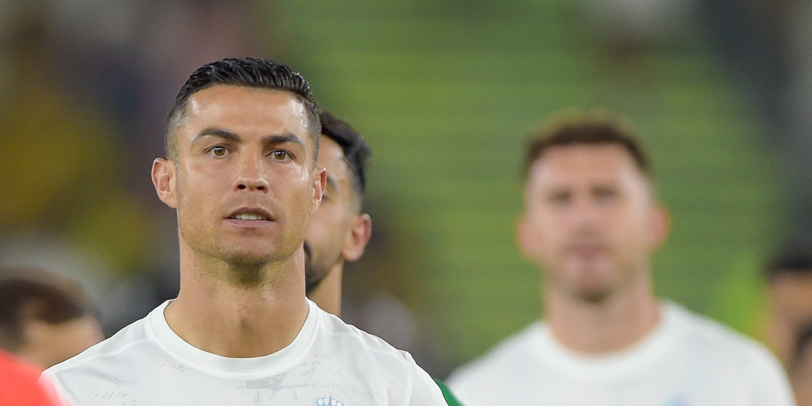 Ap&oacute;s cotovelada, Cristiano Ronaldo nega mau comportamento, mas ser&aacute; punido
