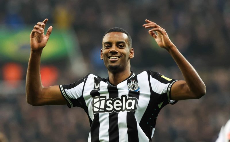 Liverpool tem acordo com Isak e reunião marcada para quebrar recorde na janela, diz jornalista