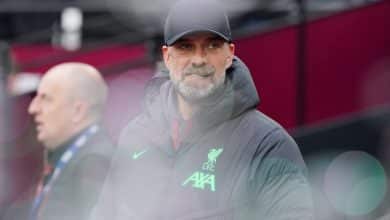 Empate p&eacute;ssimo fica em 2&ordm; plano para um Liverpool que v&ecirc; Klopp e Salah brigarem