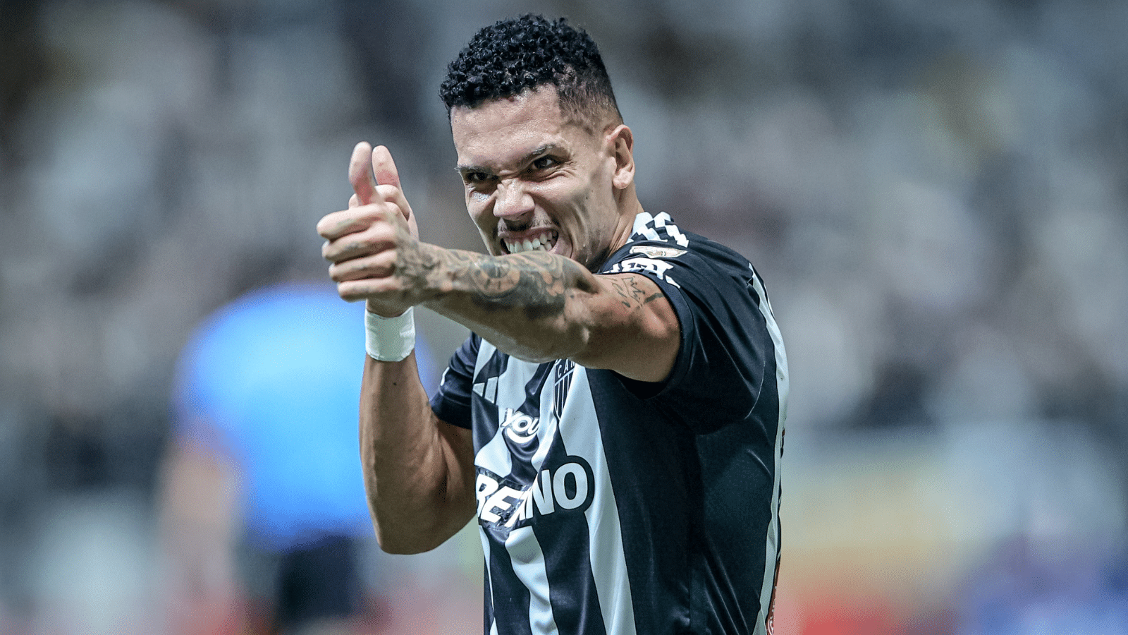 Paulinho doutrina na Libertadores, e amea&ccedil;a Hulk na artilharia hist&oacute;rica do Atl&eacute;tico-MG