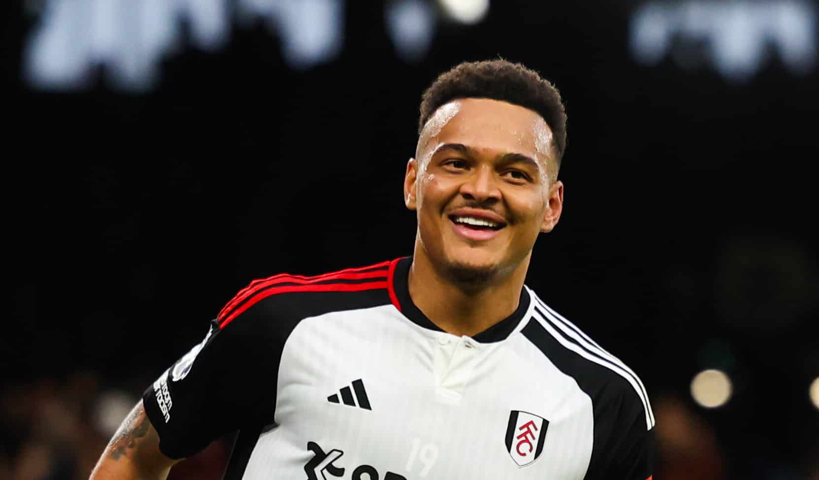 &lsquo;Ele conquistou isso&rsquo;: Novo contrato no Fulham coroa evolu&ccedil;&atilde;o de Rodrigo Muniz