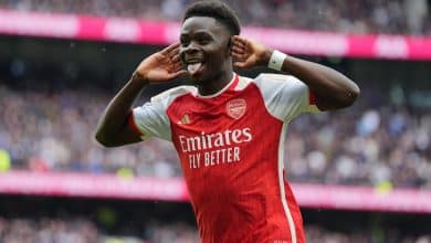 Segue o l&iacute;der! Arsenal vai com tudo e vence o cl&aacute;ssico contra o Tottenham