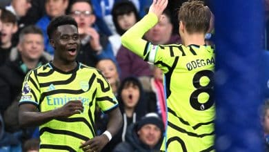 Seguro e letal, o Arsenal passou a batata quente para o Liverpool