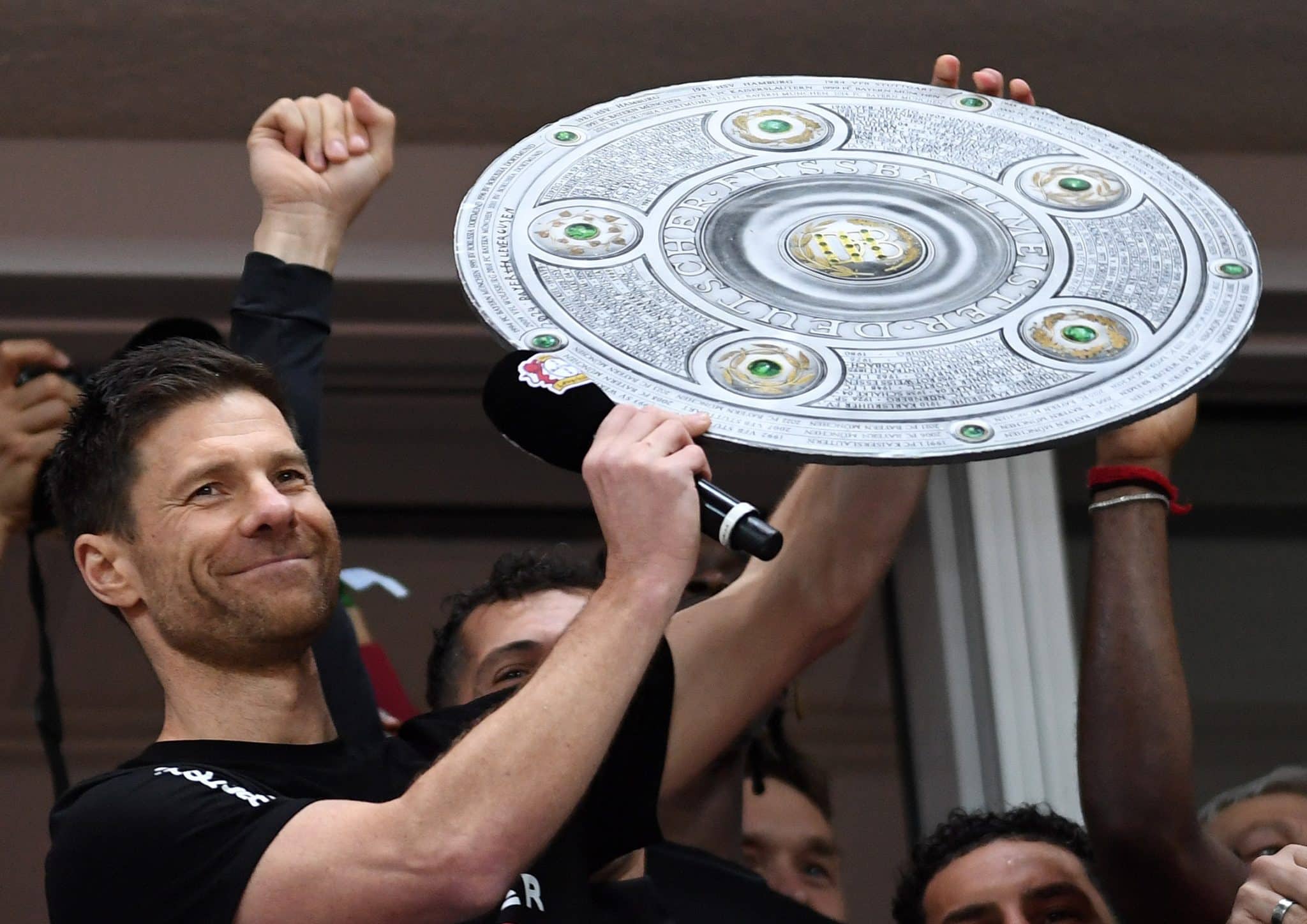 Os protagonistas do Bayer Leverkusen no in&eacute;dito t&iacute;tulo da Bundesliga