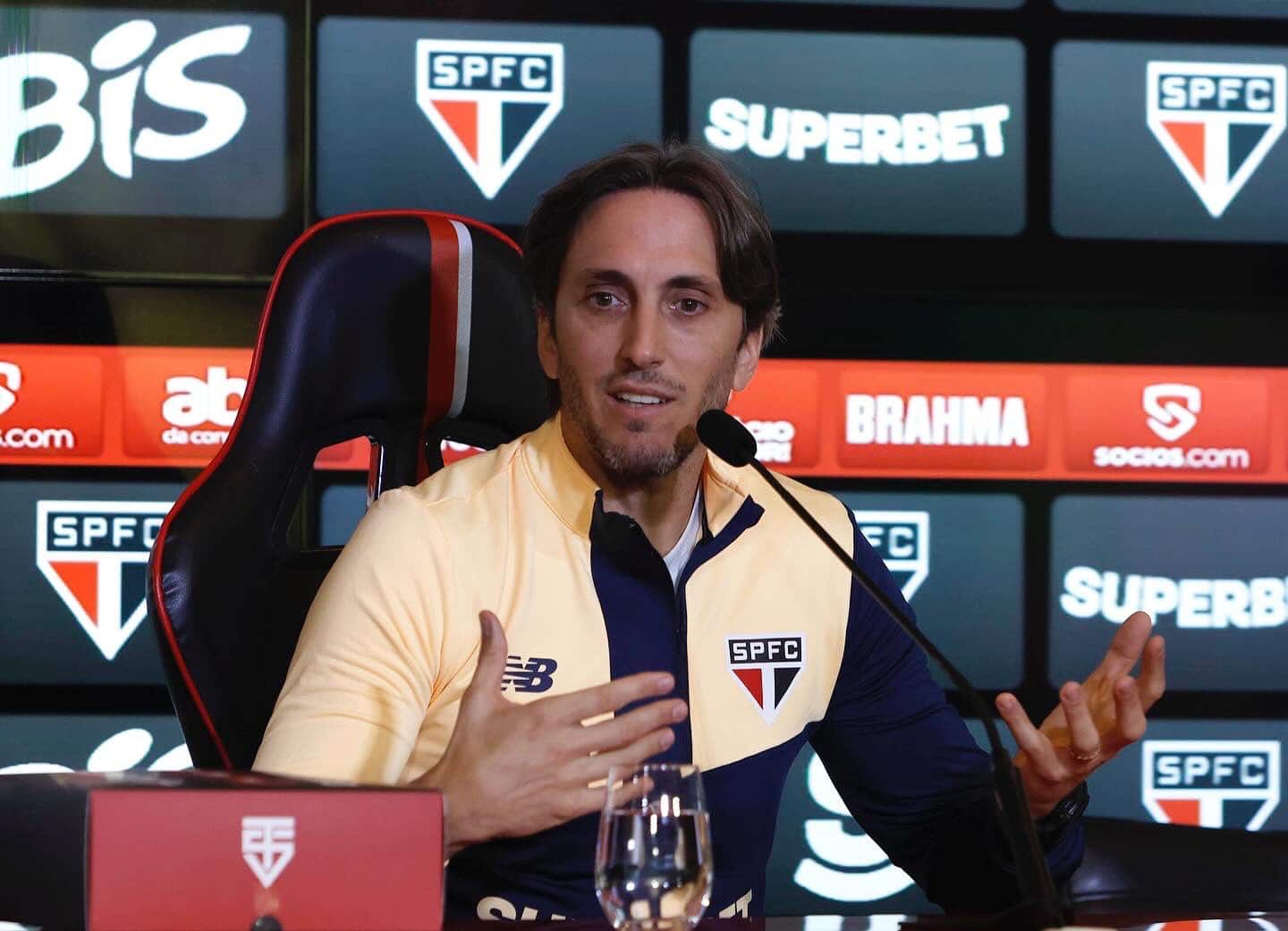 Zubeld&iacute;a fez as pazes com Muricy antes de acerto com S&atilde;o Paulo