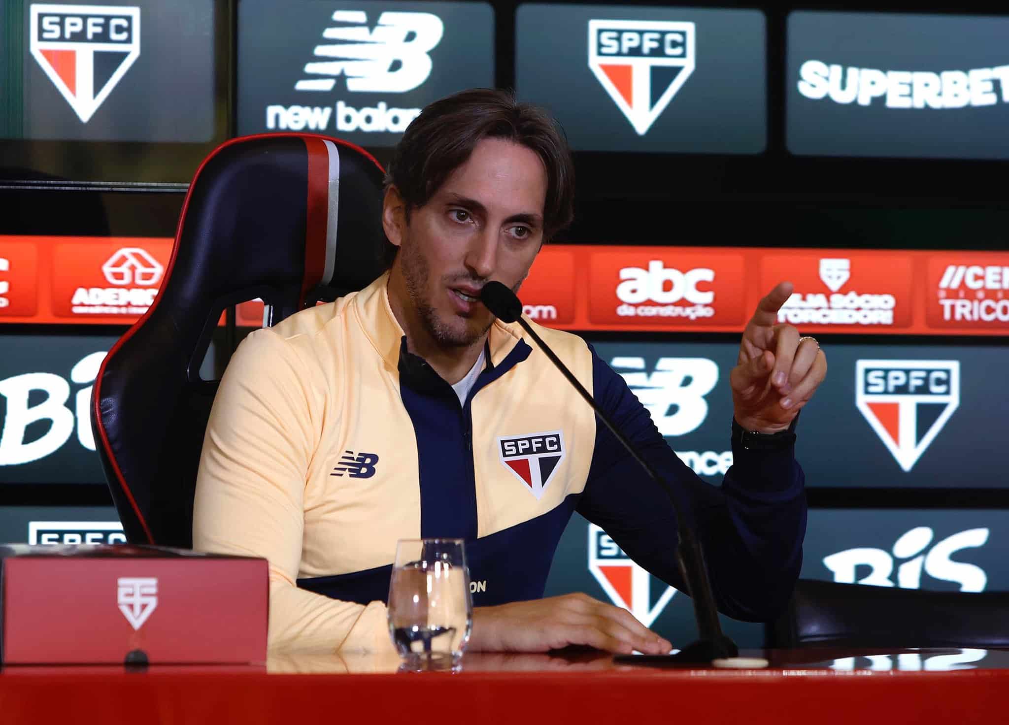 Quando Zubeld&iacute;a estreia no comando do S&atilde;o Paulo?