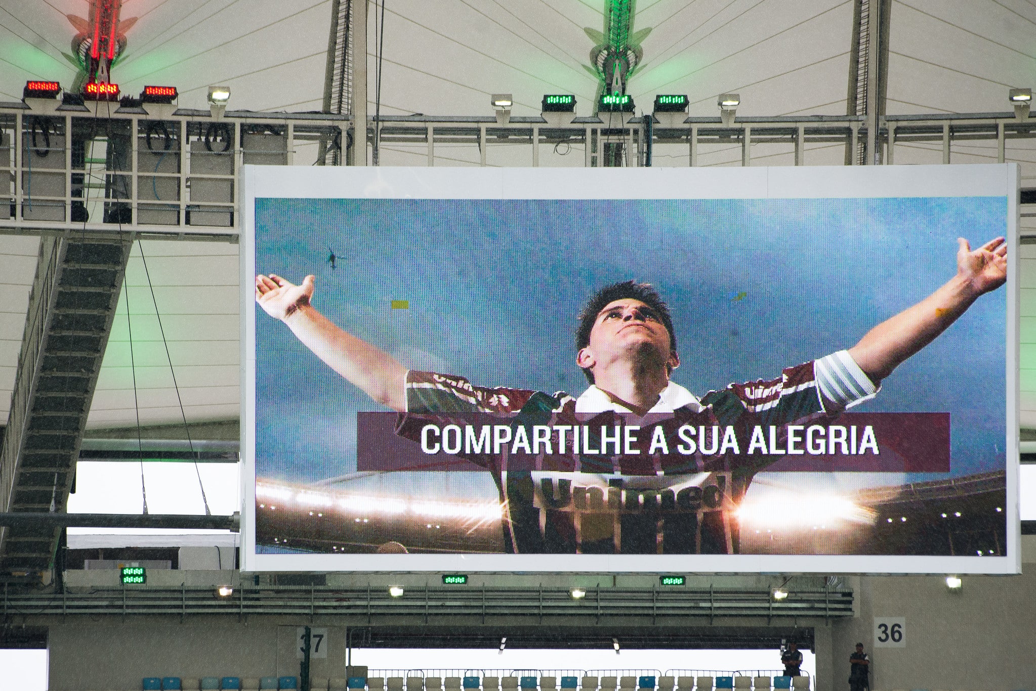 Conca foi anunciado no tel&atilde;o do Maracan&atilde; em 2013 para voltar ao Fluminense no ano seguinte - Foto: Bruno Haddad/Fluminense FC