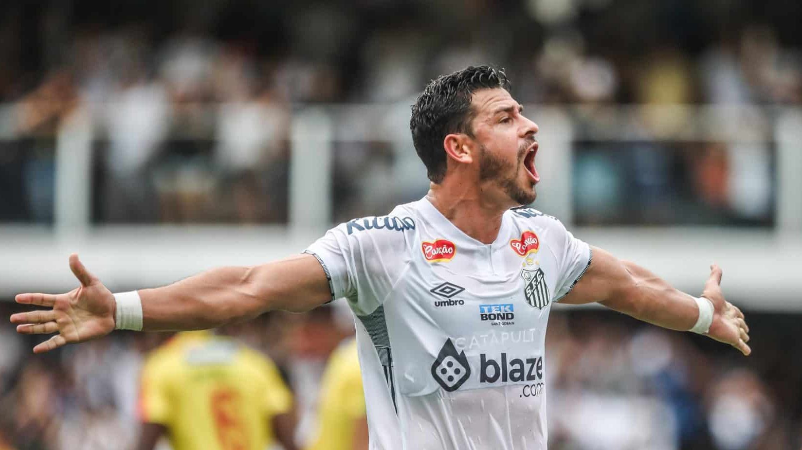 R&aacute;pido e envolvente, Santos atropela o Brusque e se isola na lideran&ccedil;a da S&eacute;rie B