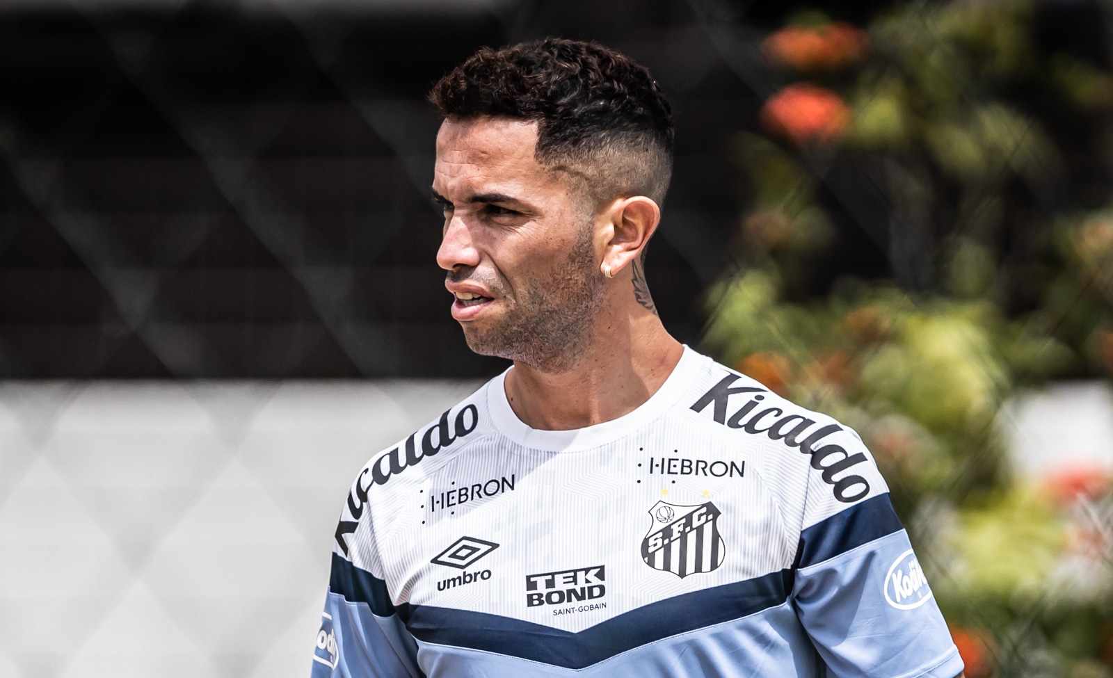 &lsquo;Santos e Corinthians s&atilde;o uma vergonha&rsquo;: presidente do Argentinos Jrs. ataca ap&oacute;s calotes