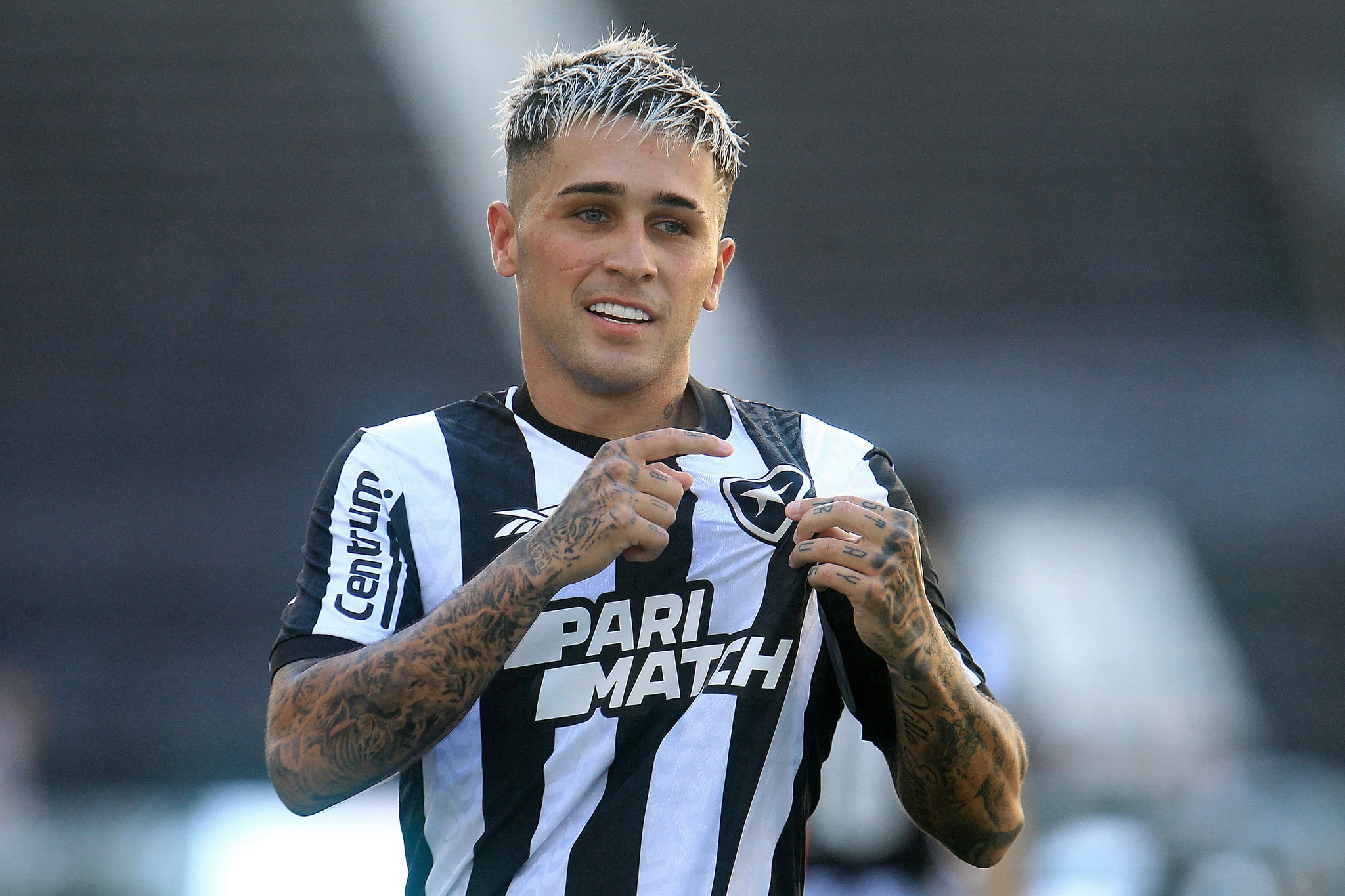 DM lotado e indisciplina: Botafogo sofre com desfalques sem prazo para retorno