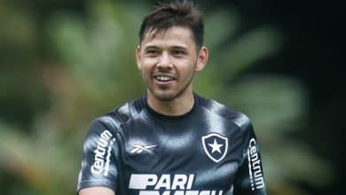 Romero pede passagem no Botafogo e pode for&ccedil;ar mudan&ccedil;a t&aacute;tica no time