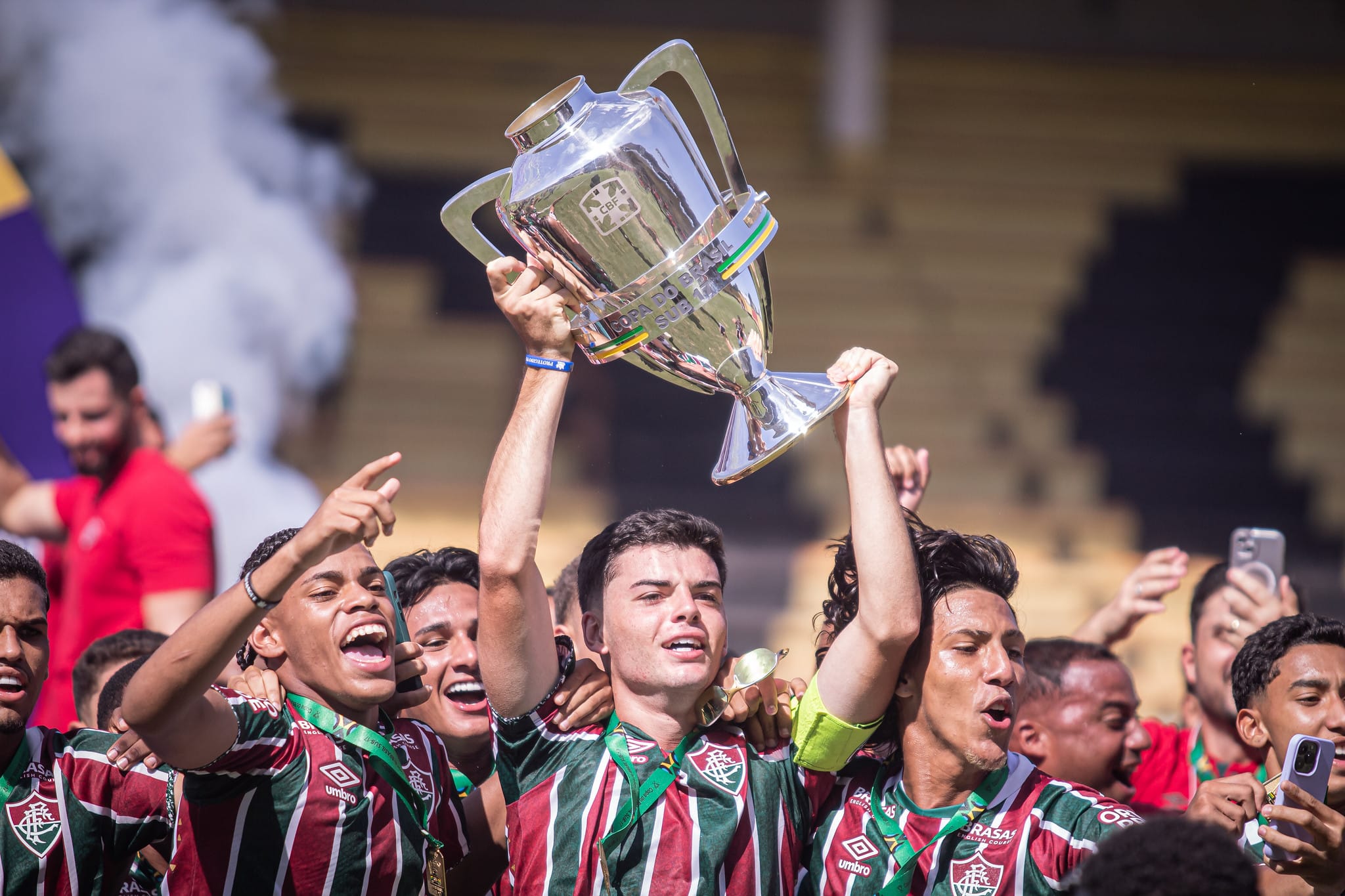 Fluminense vira no fim, vence o S&atilde;o Paulo e conquista in&eacute;dita Copa do Brasil sub-17