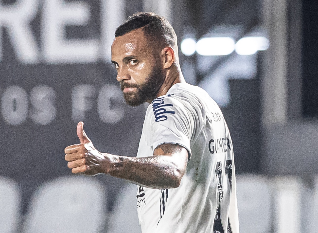 Apenas tr&ecirc;s grandes do Brasil come&ccedil;aram a S&eacute;rie B t&atilde;o bem quanto o Santos