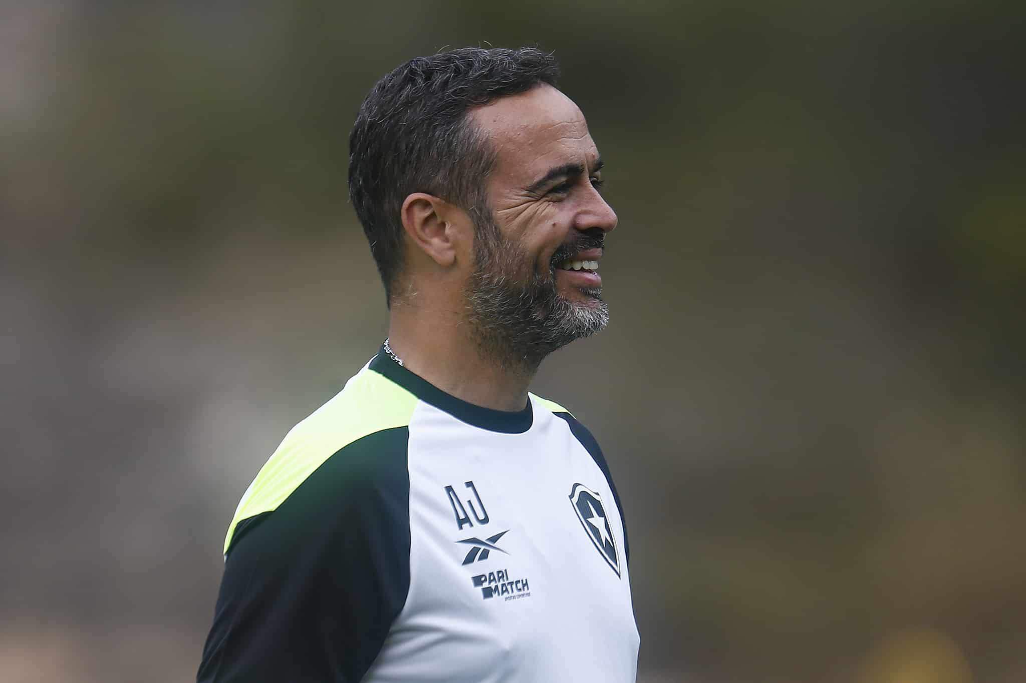 Bem nas copas, Botafogo volta o foco para o Brasileiro e pode at&eacute; assumir lideran&ccedil;a