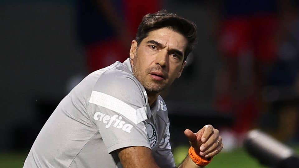 Problema não está nos adversários: chegou a hora de o Palmeiras jogar futebol em 2024