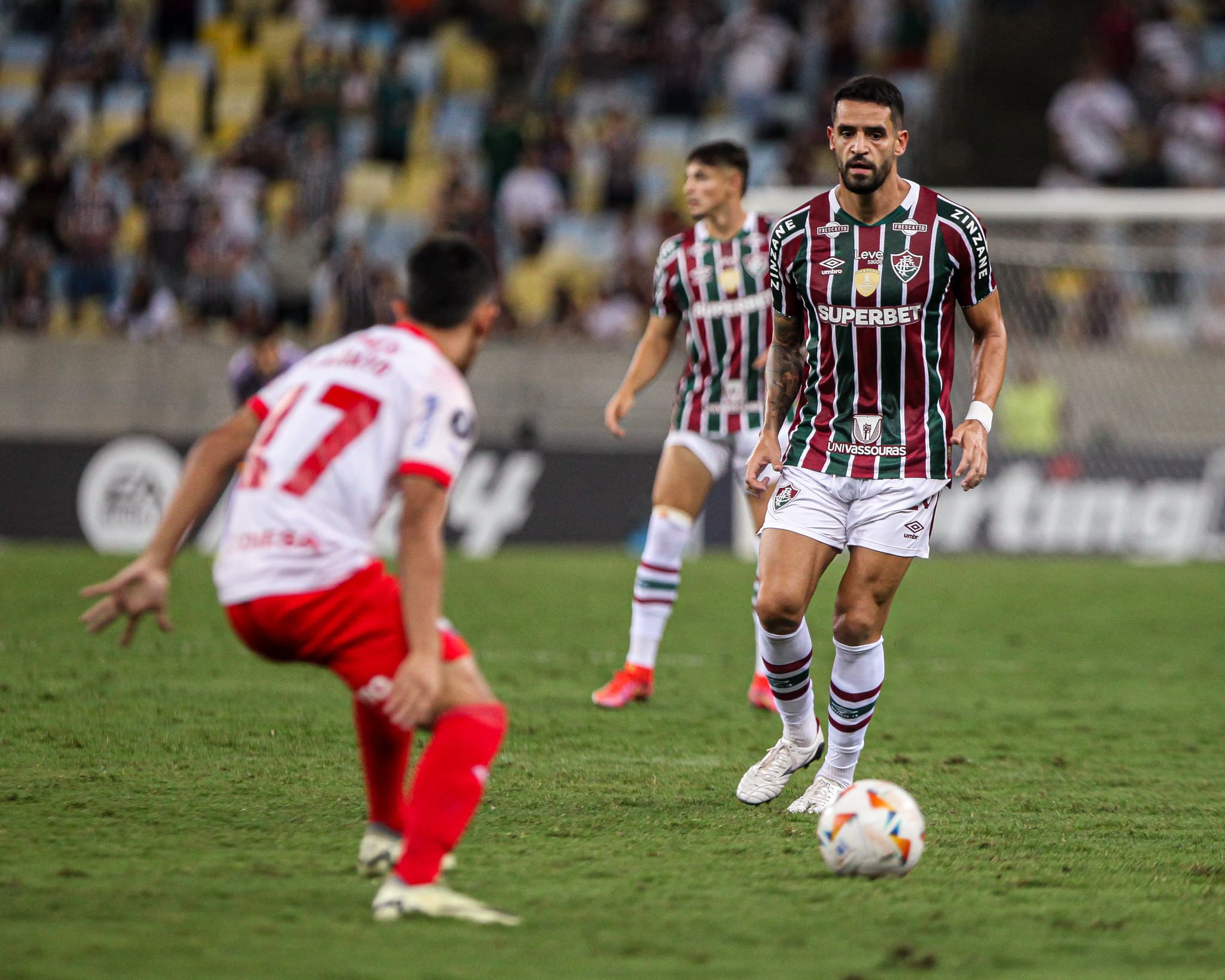 Renato Augusto voltou ao Fluminense contra o Cerro Porte&ntilde;o ap&oacute;s sentir dores no joelho - Foto: Lucas Mer&ccedil;on/Fluminense FC