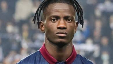 Romenos suspeitam que ex-Barcelona mandou g&ecirc;meo para jogar no seu lugar