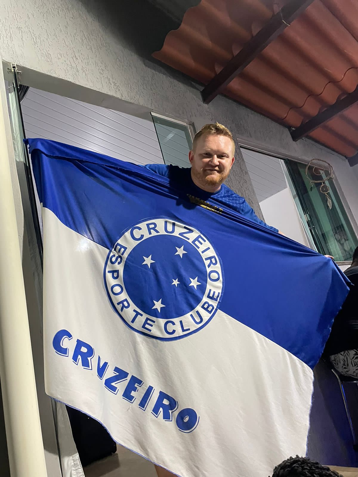 Bart Gut se mostrou empolgado quando contei como s&atilde;o as festas de grandes t&iacute;tulos do Cruzeiro, algo que ele ainda n&atilde;o vivenciou