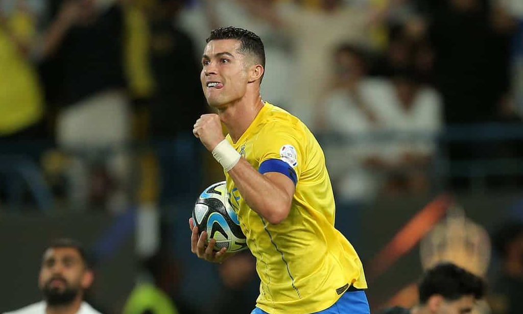 Cristiano Ronaldo entra para a hist&oacute;ria do Campeonato Saudita em vit&oacute;ria do Al-Nassr
