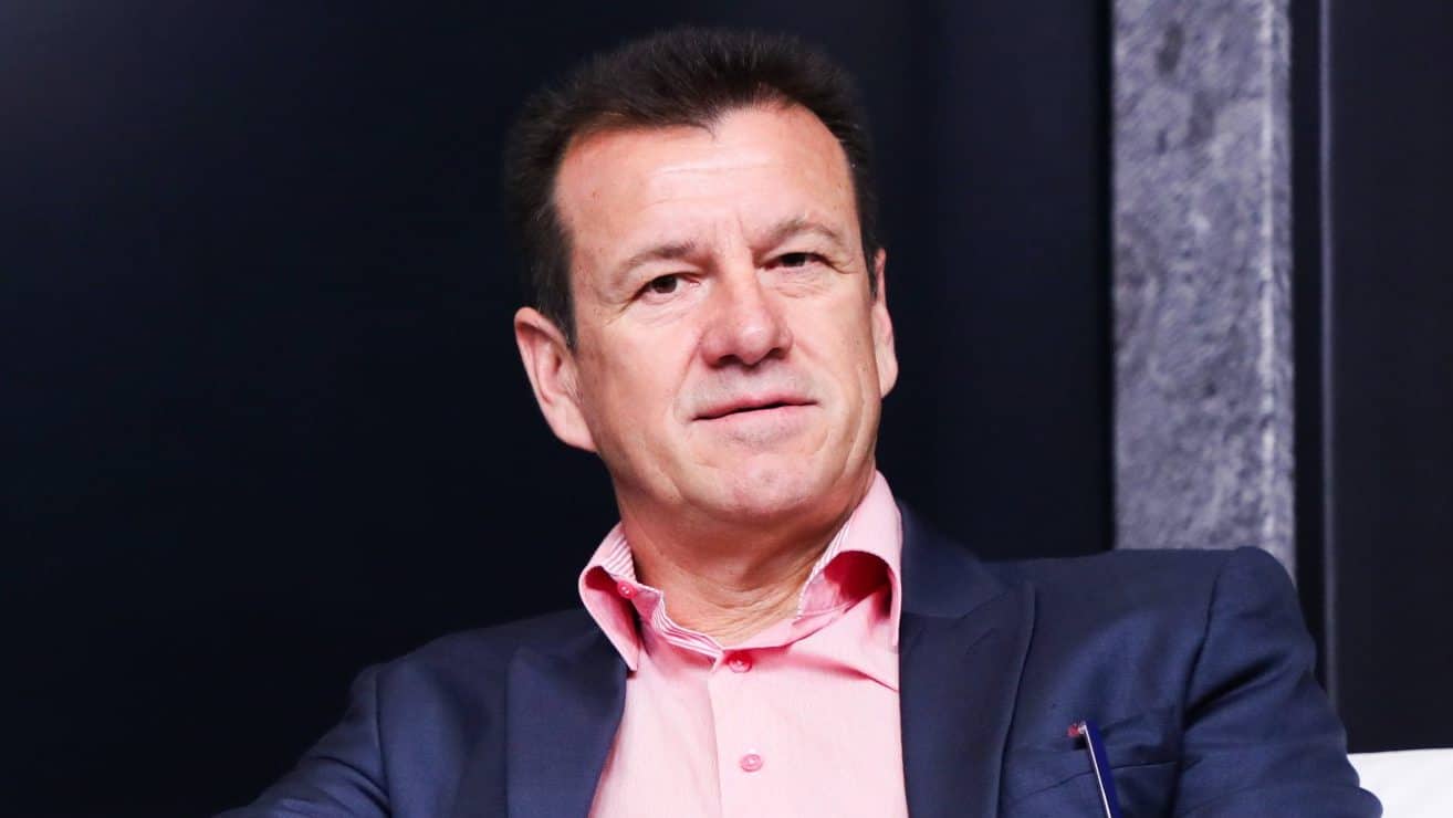 Dunga organiza iniciativa conjunta que visa construir 100 casas no Rio Grande do Sul