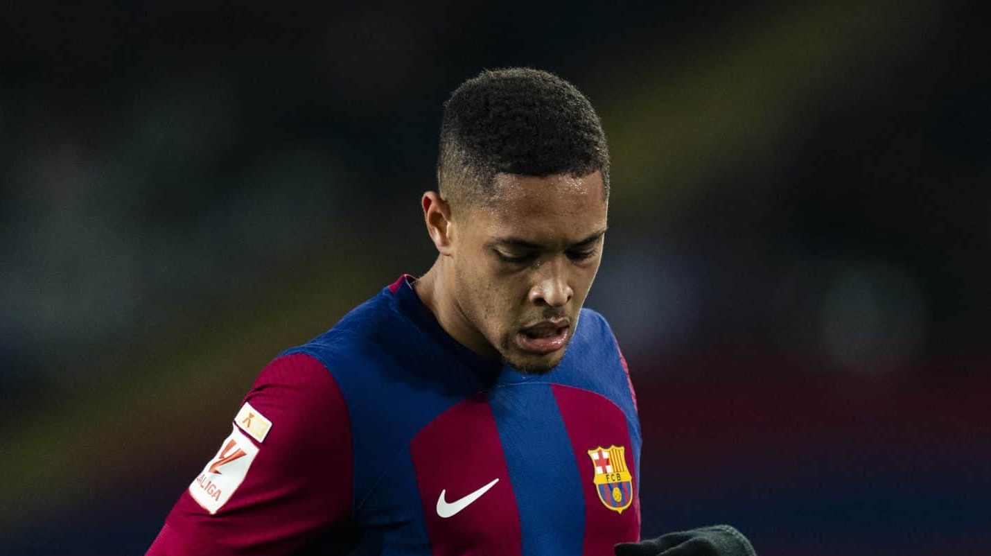 Finan&ccedil;as falam mais alto e Barcelona decide plano para Vitor Roque