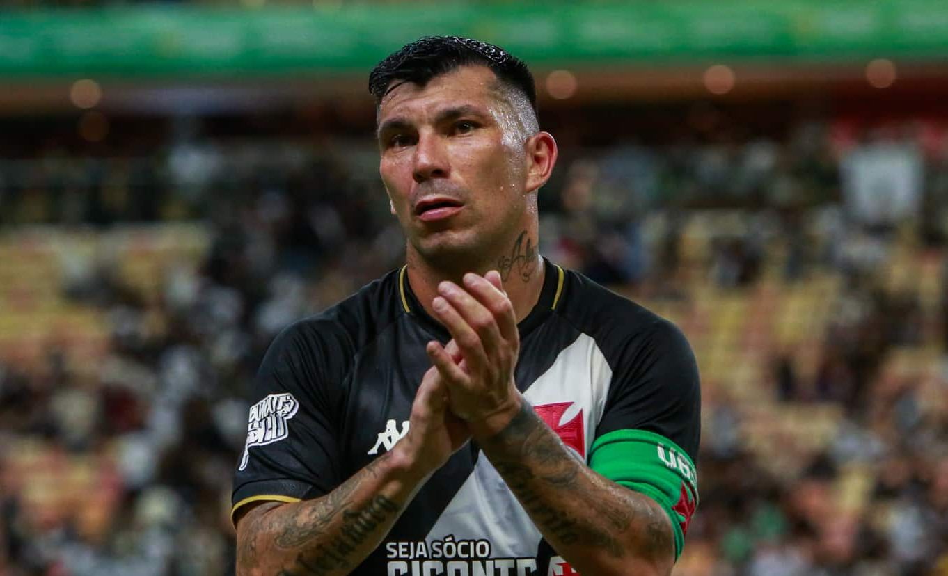 Agress&atilde;o a jovem atacante e problemas no elenco marcam queda de Medel no Vasco