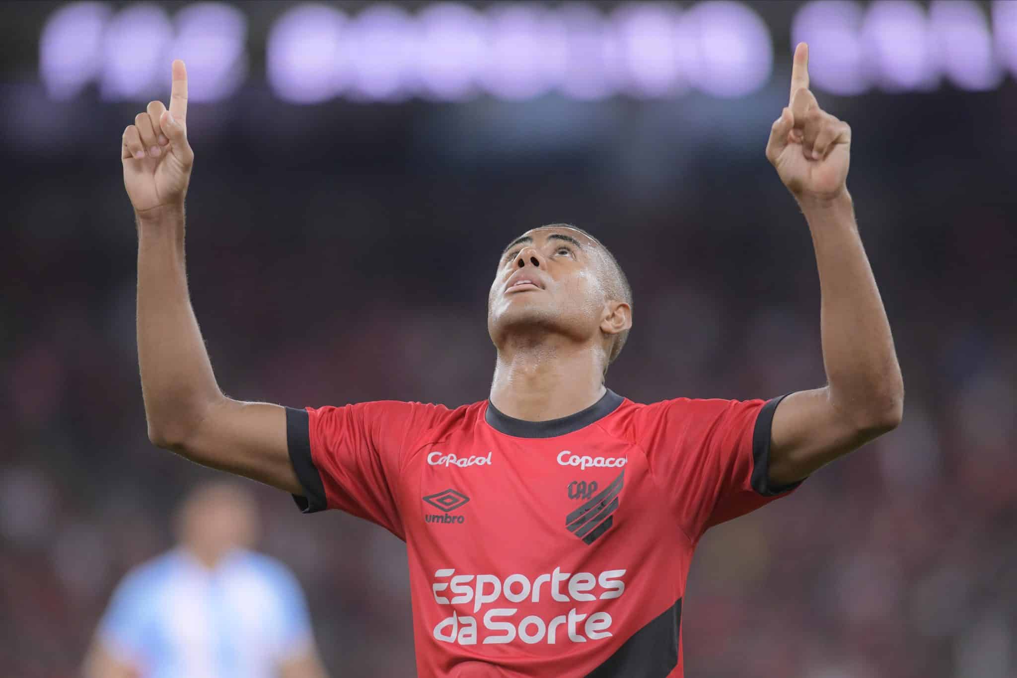 Derrota para Athletico &eacute; mais uma prova da bagun&ccedil;a que reina no Vasco