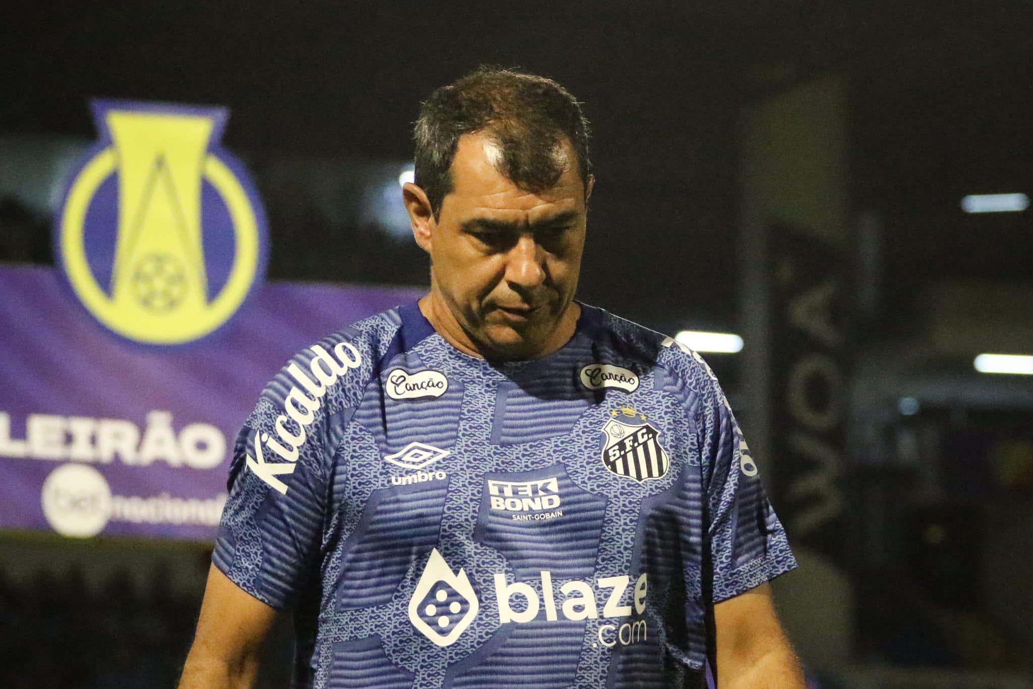 Carille v&ecirc; falta de intensidade e competitividade como motivos para derrota do Santos