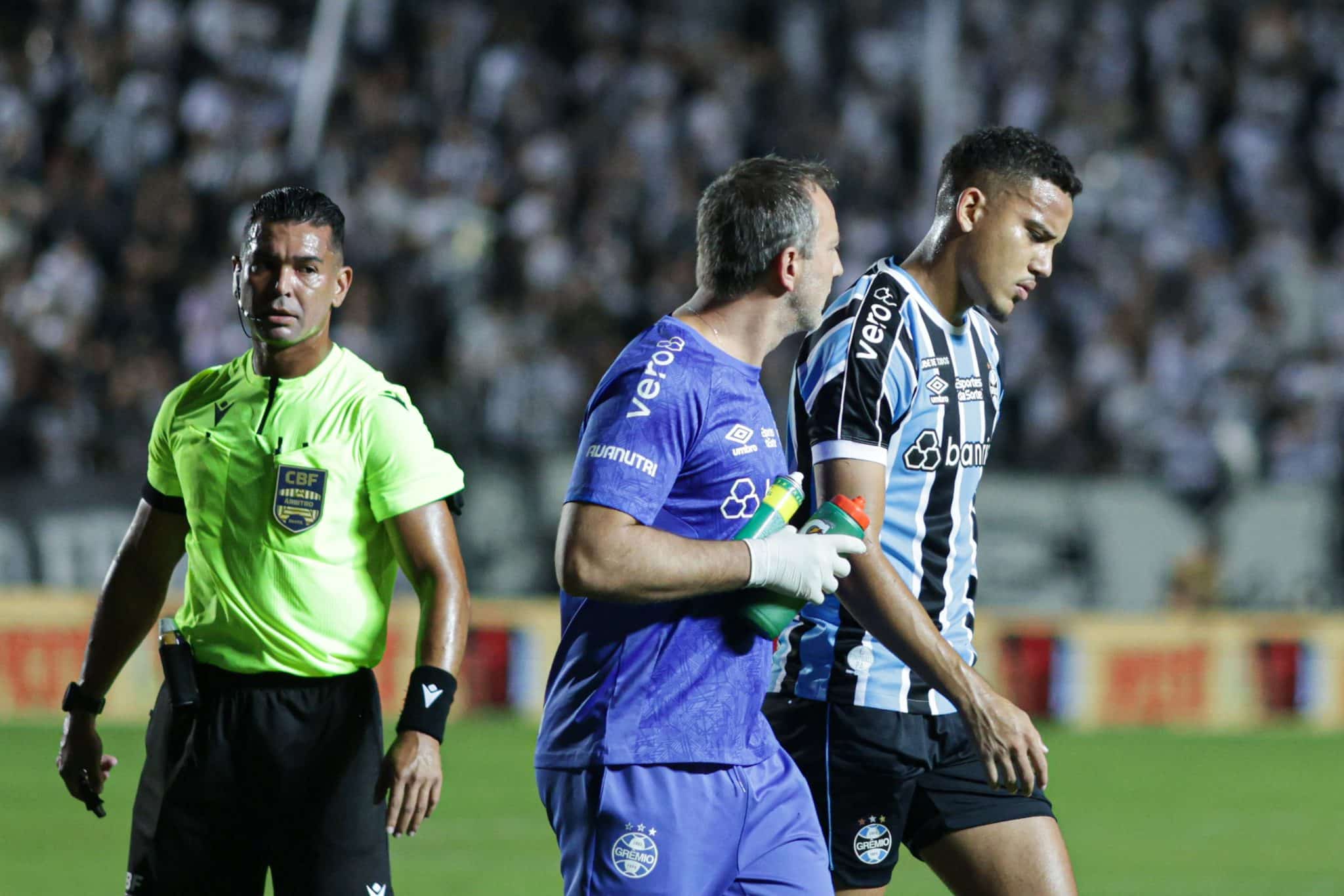 Car&ecirc;ncia t&eacute;cnica vira n&uacute;merica, e obriga Renato a apostar em garotos do Gr&ecirc;mio