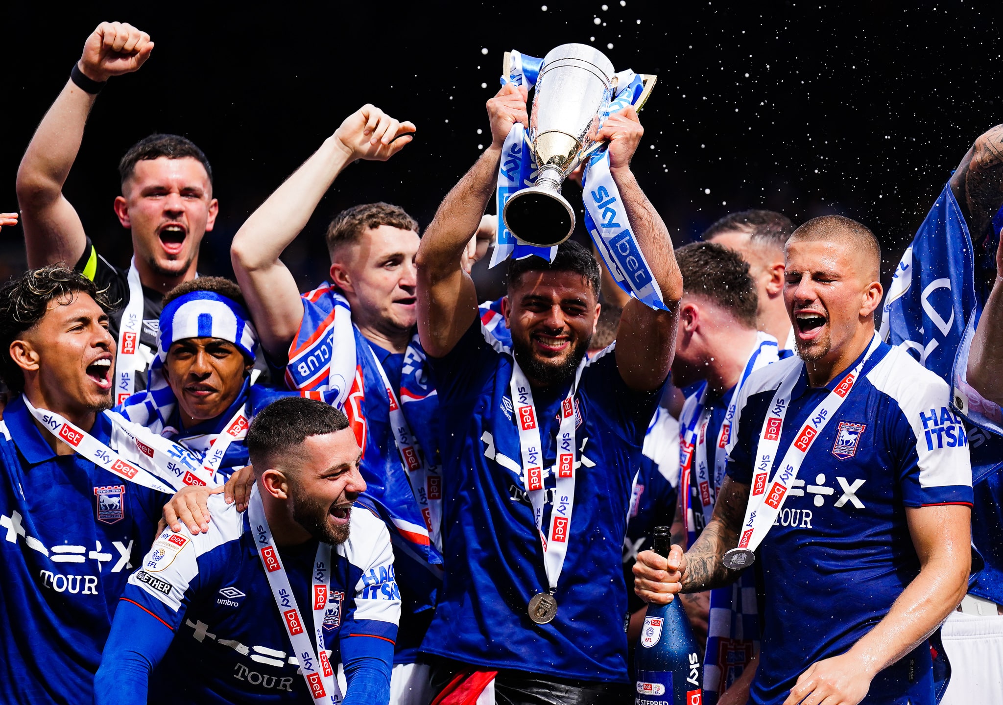 O Ipswich Town est&aacute; de volta &agrave; Premier League depois de 22 anos