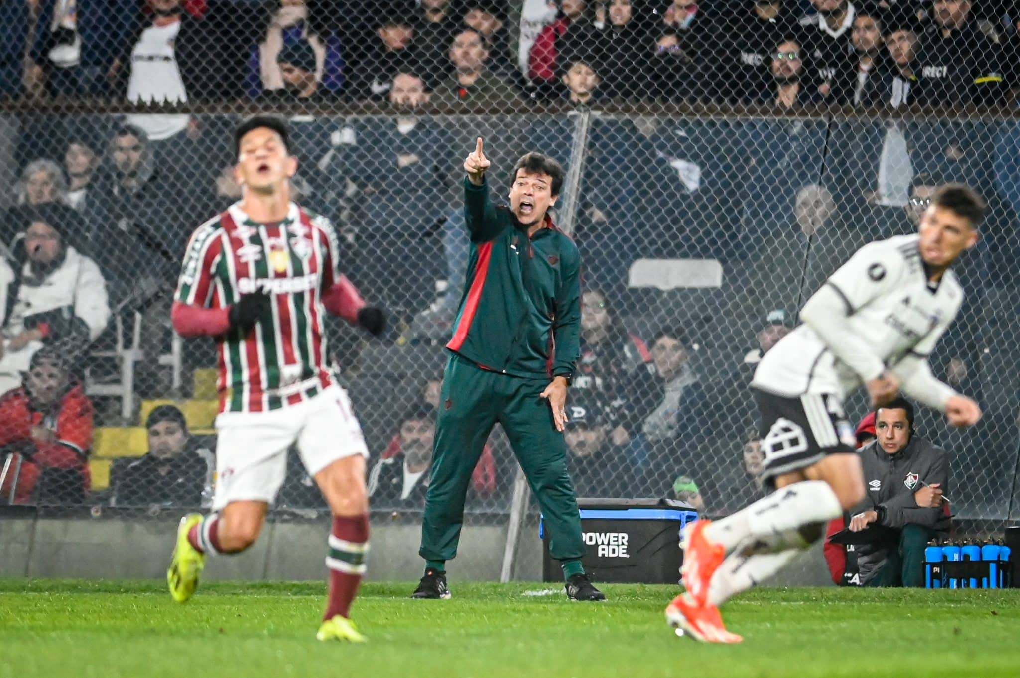 Fernando Diniz reclama &agrave; beira do campo: Fluminense n&atilde;o teve boa atua&ccedil;&atilde;o apesar de vit&oacute;ria na Libertadores - Foto: Icon sport
