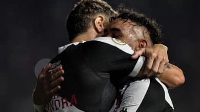 Payet decide com assist&ecirc;ncias, Vasco vence o Vit&oacute;ria e sai do Z4 do Brasileiro