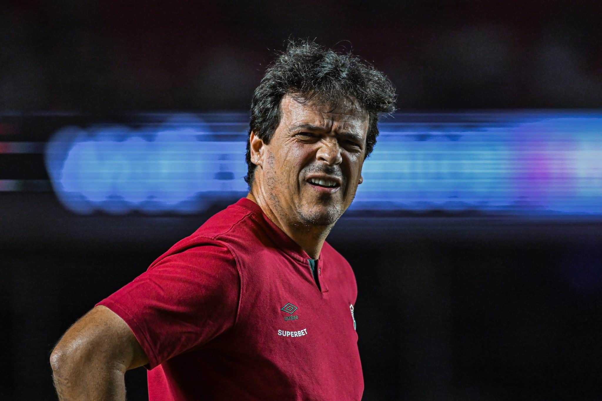 Fernando Diniz foi expulso, e o Fluminense perdeu mais uma de virada no Campeonato Brasileiro, desta vez, para o S&atilde;o Paulo - Foto: Icon sport