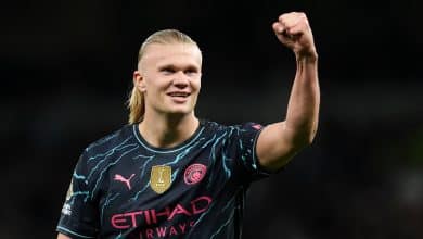 O tubar&atilde;o n&atilde;o perdoa: Manchester City bate Tottenham e se aproxima do t&iacute;tulo ingl&ecirc;s