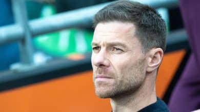 Ap&oacute;s cr&iacute;ticas na Liga Europa, Alonso muda titular no Leverkusen para Copa da Alemanha