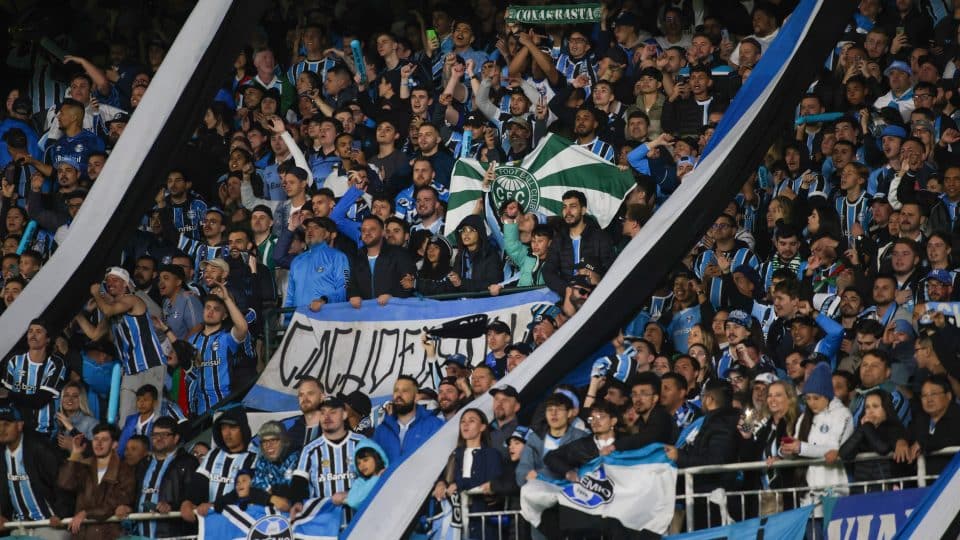 Torcida do Grêmio transformou o Couto Pereira no Olímpico em goleada na Libertadores