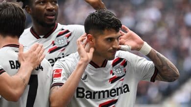Imbat&iacute;vel, Leverkusen se imp&otilde;e e goleia Eintracht Frankfurt fora de casa
