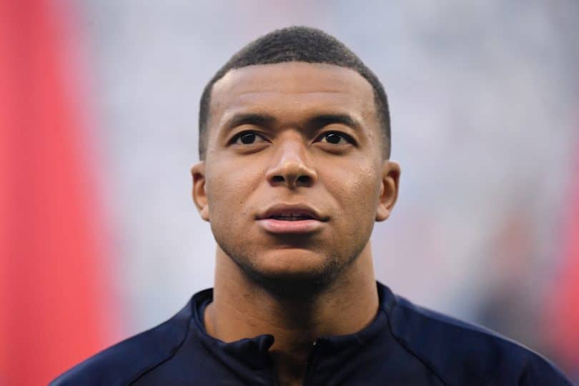 PSG se vinga, e bloqueia salários e bonificações de Mbappé