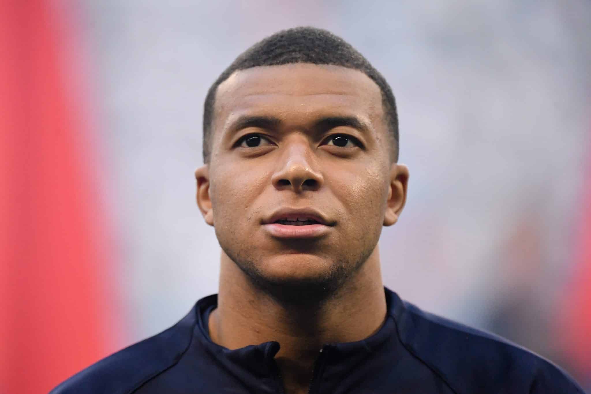 PSG se vinga, e bloqueia sal&aacute;rios e bonifica&ccedil;&otilde;es de Mbapp&eacute;
