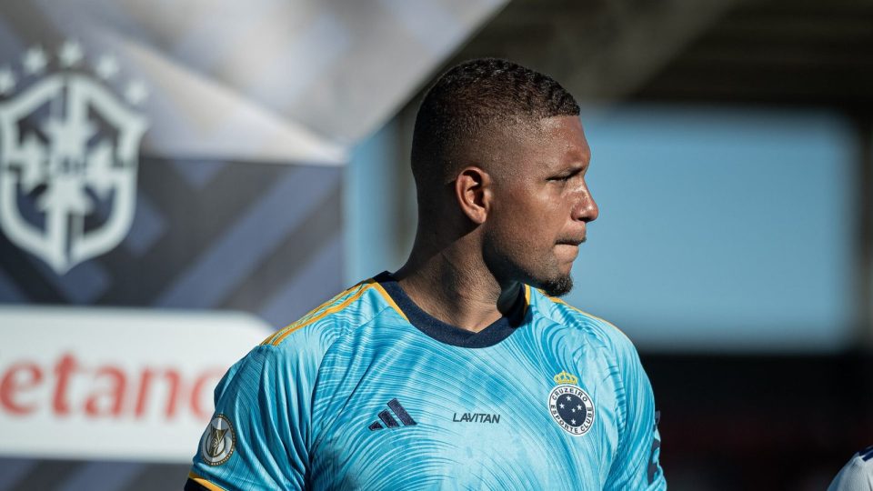 Em noite de apresentação de Cássio, Anderson é quem rouba cena no Cruzeiro