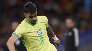 Investigado na Inglaterra, Paquet&aacute; agradece a Dorival por perman&ecirc;ncia na sele&ccedil;&atilde;o