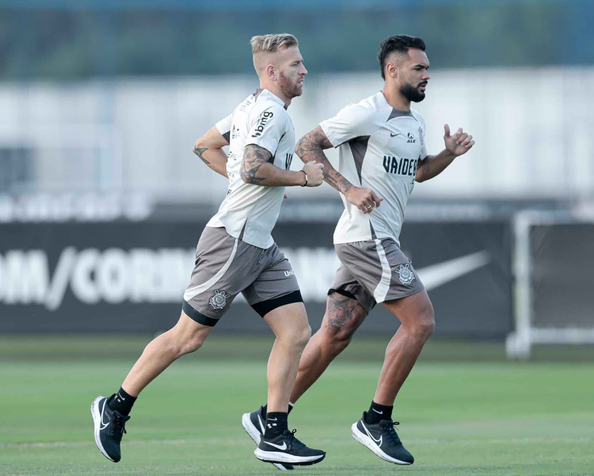 Corinthians ganha refor&ccedil;os importantes em treino antes de enfrentar o Flamengo