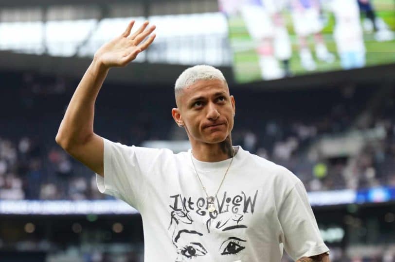 Vai para onde? Richarlison desmente rumores e decide sobre seu futuro na Inglaterra