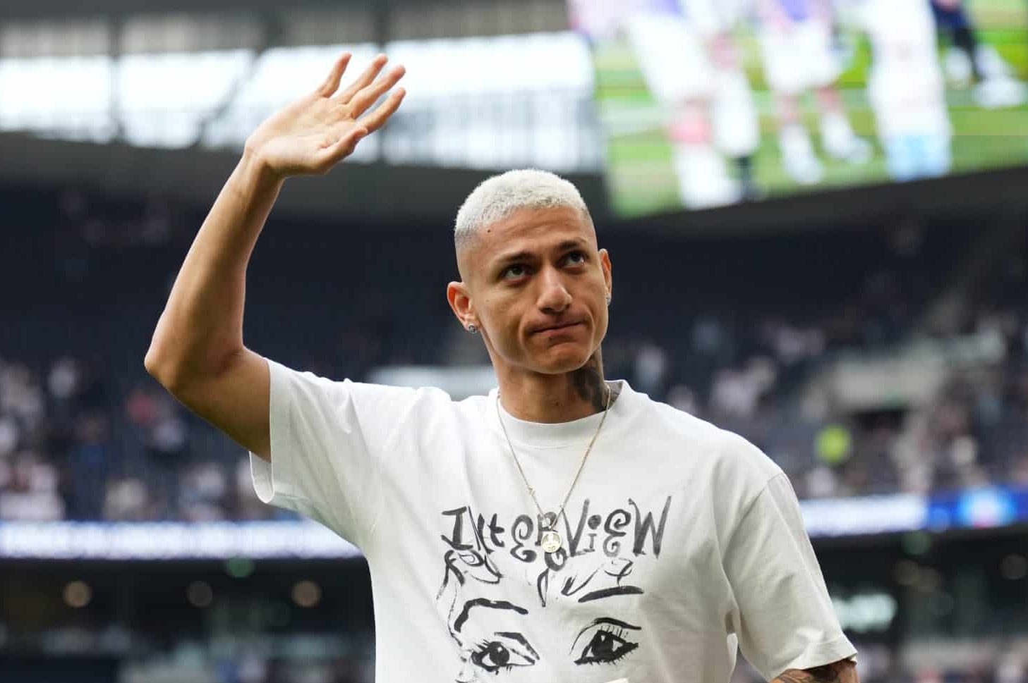 Vai para onde? Richarlison desmente rumores e decide sobre seu futuro na Inglaterra